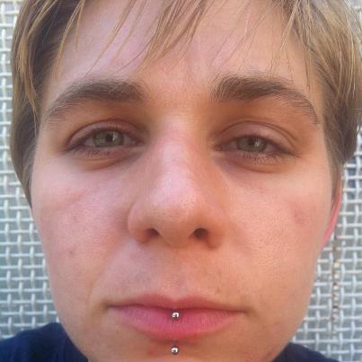 Fresh_vertical_labret_by_Alana.jpg